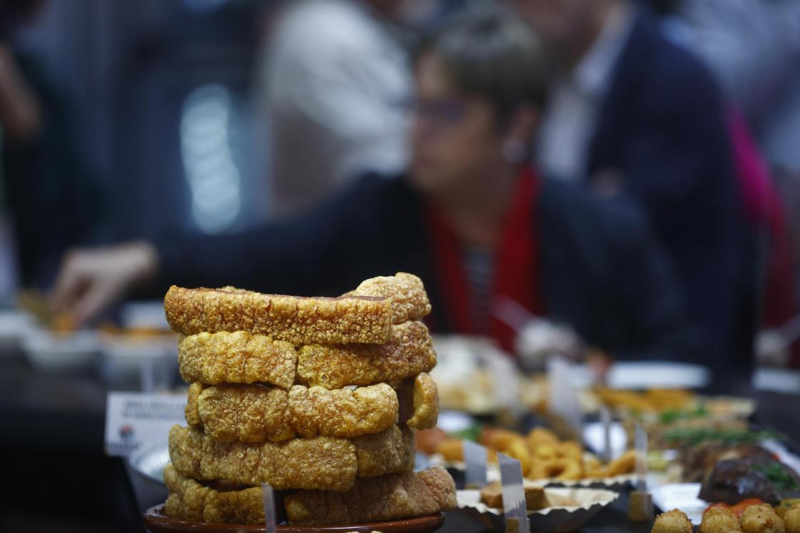 Aspecto de la segunda jornada de la XXVI edición del salón de hostelería, gastronomía y "food service" Gastronomic Forum, que en esta ocasión pone el foco en la nueva cocina catalana y en el salto de la charcutería a la alta cocina. EFE/Quique García 