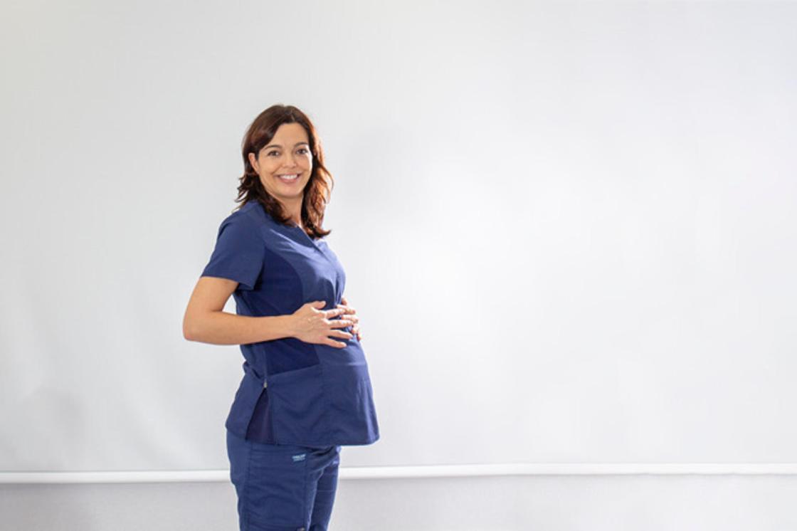 Piel de mamá, una guía para el cuidado de la piel durante el embarazo.