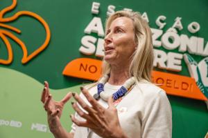 La vicepresidenta de Operaciones y Países de Fonplata, Eliana Dam, habla durante un evento este lunes, en Belém (Brasil). EFE/ Fraga Alves