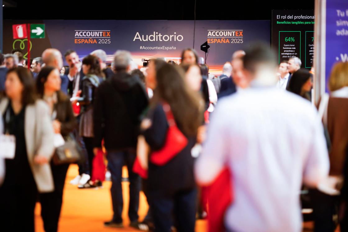 MADRID, 05/11/2025.- Vista general de las ferias Accountex España y HR Expo, este miércoles, en el recinto de Ifema, en Madrid. EFE/David Fernández