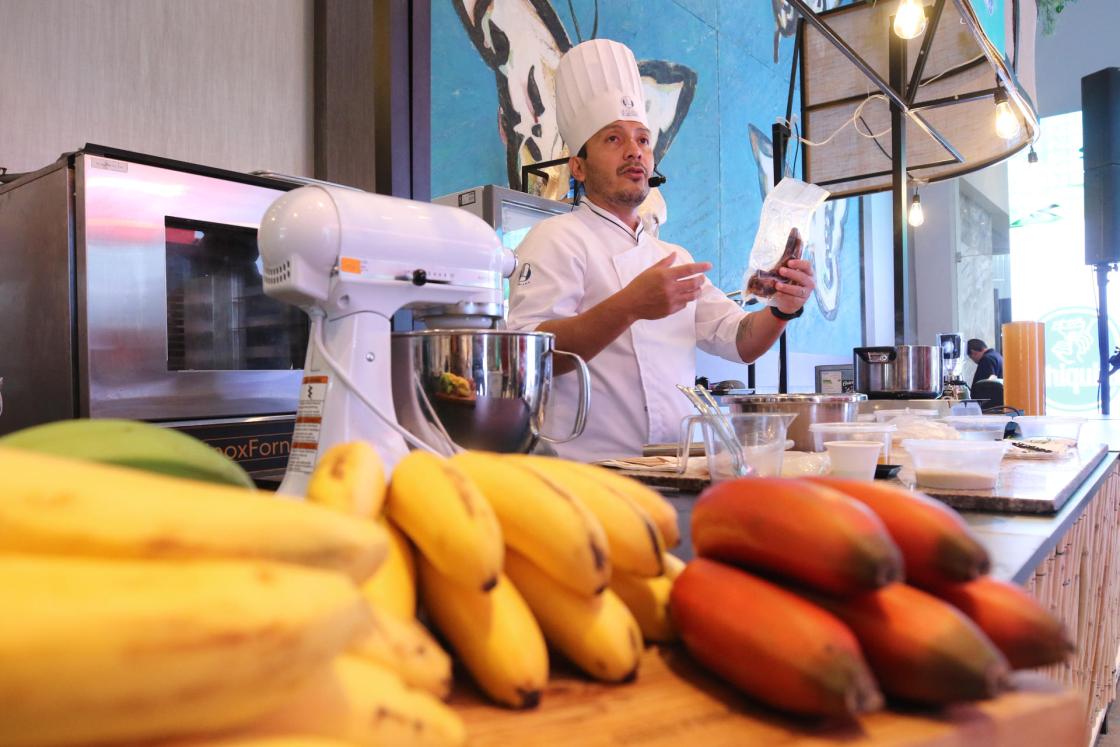 Photo of chef Xavier Estévez of the Escuela de los Chefs speaking while preparing a banana-based ceviche during the Banana Cooking event in Guayaquil, Ecuador. EFE/Jonathan Miranda