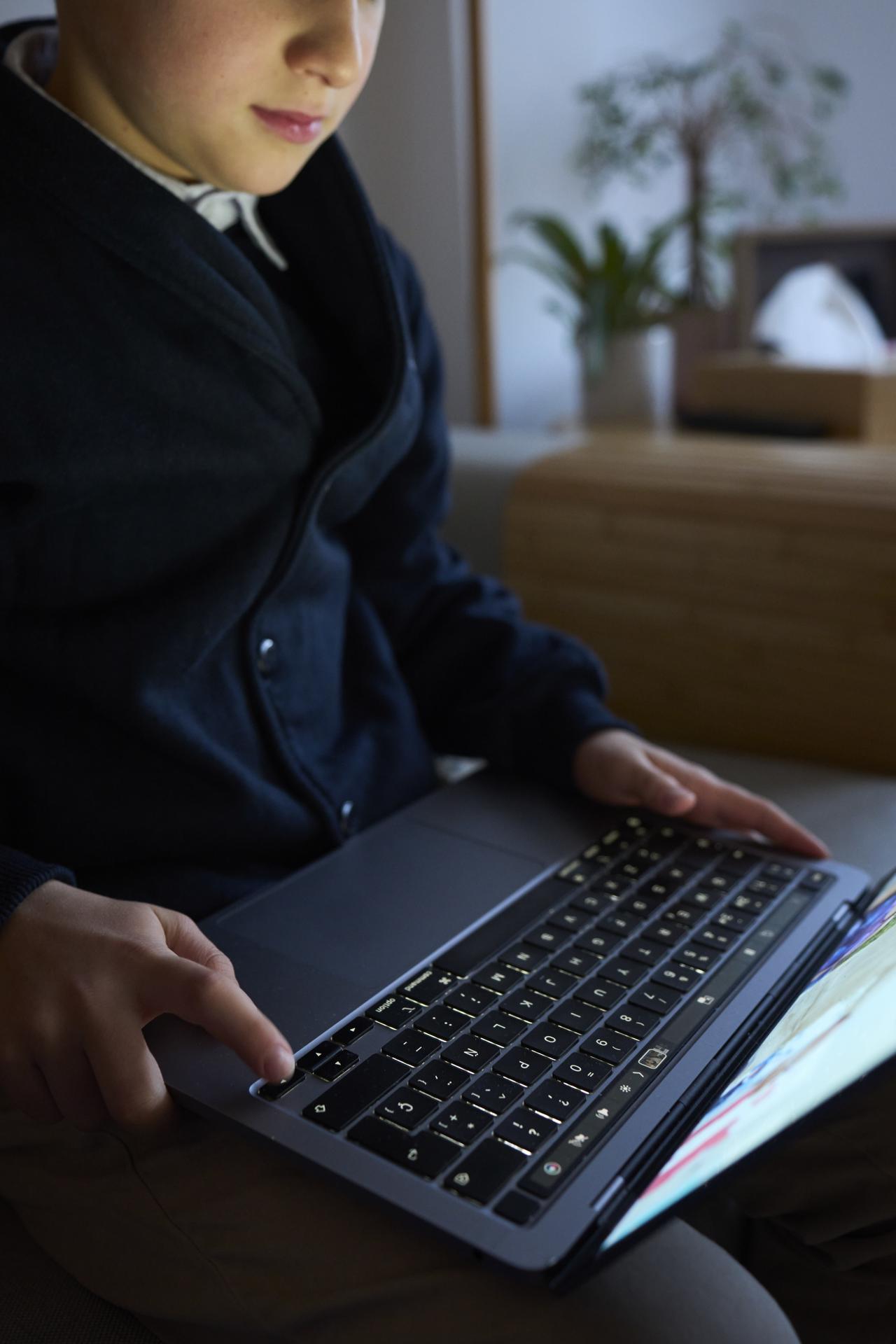 A user of the French social network Panodyssey. EFE/Adrián Ruiz Hierro