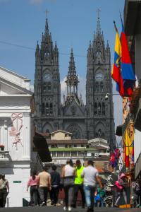 Fotografía de archivo del 25 de octubre de 2024 de la iglesia de San Francisco en Quito (Ecuador). EFE/ José Jácome ARCHIVO