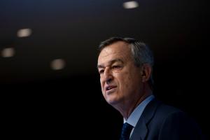 MADRID, 13/11/2025.- El consejero delegado del Banco Sabadell, César González-Bueno, interviene durante la primera presentación de los resultados financieros tras el fracaso de la opa del BBVA sobre la entidad, este jueves, en Madrid. EFE/ Daniel González