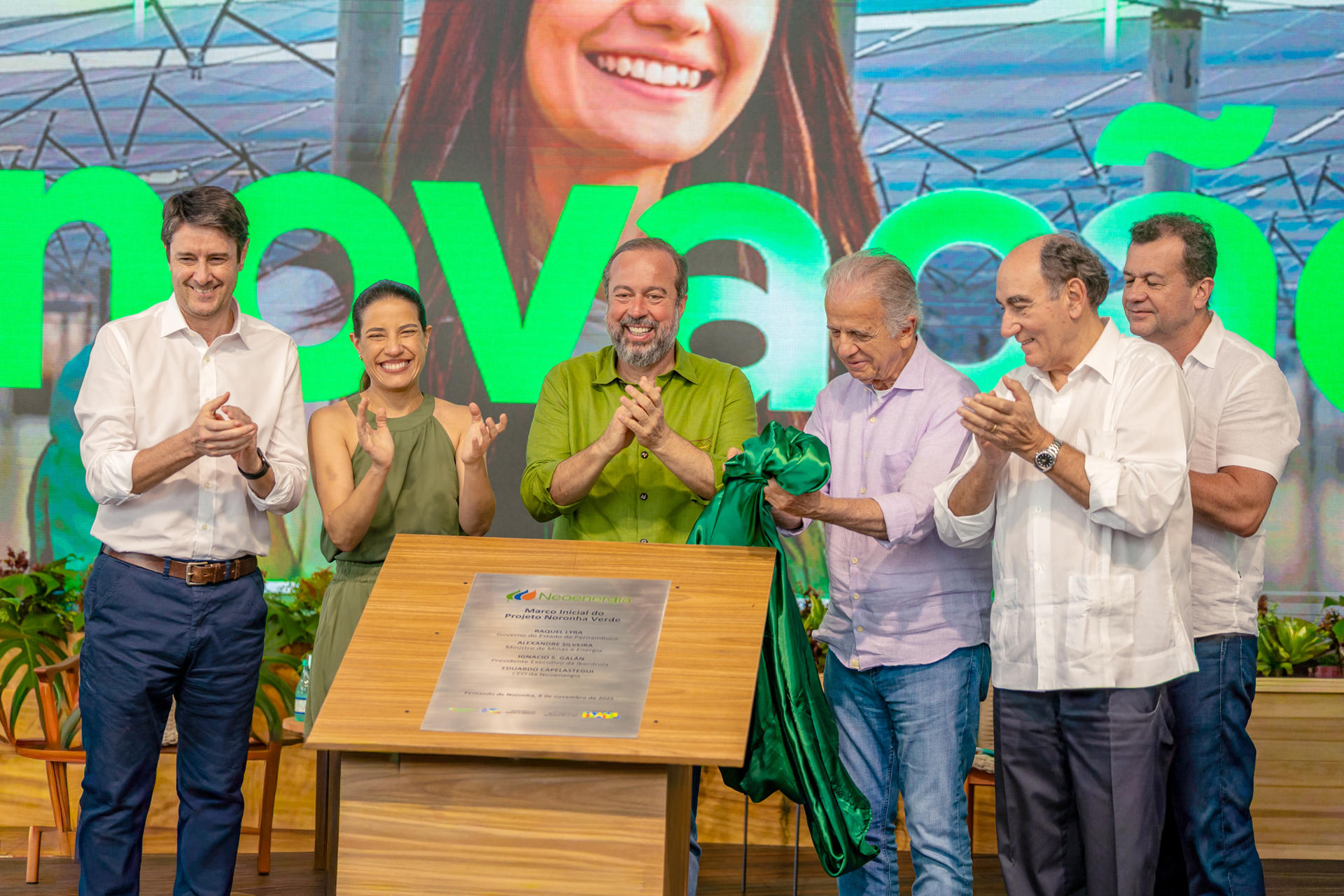 Neoenergía, filial de la eléctrica española Iberdrola, oficializó el inicio de las obras de la mayor planta solar de Fernando de Noronha (isla al noreste de Brasil), que permitirá hasta 2027 la descarbonización de la generación eléctrica de este archipiélago paradisíaco, considerado patrimonio natural de la Humanidad. EFE/ Neoenergía /SOLO USO EDITORIAL/ NO VENTAS/ SOLO DISPONIBLE PARA ILUSTRAR LA NOTICIA QUE ACOMPAÑA (CRÉDITO OBLIGATORIO)