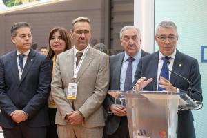 Imagen de la rueda de prensa del presidente de Turismo y Planificación Costa del Sol, Francisco Salado en el Stand Turismo Costa del Sol en el marco de la a WTM de Londres.EFE/Betty Laura Zapata