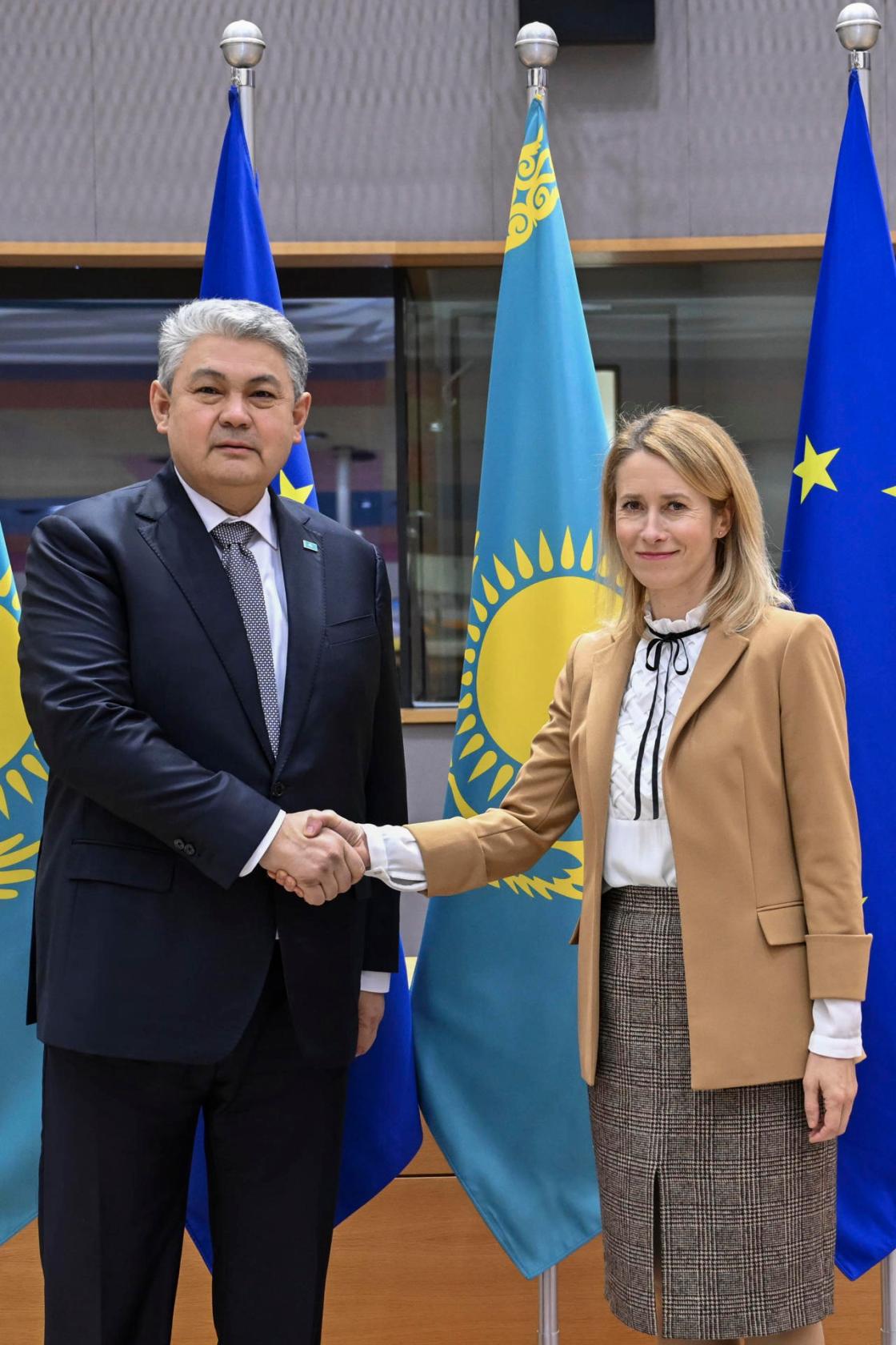 Brussels (Belgium), 01/12/2025.- Kazakh Foreign Minister Yermek Kosherbayev during his meeting on Monday in Brussels with the EU High Representative for Foreign Affairs and Security Policy Kaja Kallas. EFE/ Kazakh Ministry of Foreign Affairs/ FOR EDITORIAL USE ONLY / ONLY AVAILABLE TO ILLUSTRATE THE ACCOMPANYING NEWS ITEM (MANDATORY CREDIT)