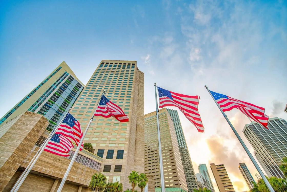 Los abogados más destacados en visados de negocios e inversión para EE.UU. en 2025