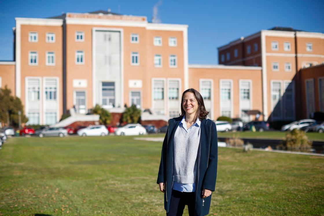 MADRID, 03/12/2025.-El Centro de Cooperación del Mediterráneo de la Unión Internacional para la Conservación de la Naturaleza (UICN-Med), en colaboración con el Ministerio para la Transición Ecológica y el Reto Demográfico (Miteco), celebrarán el 11 de diciembre, en la Escuela de Agrónomos de Madrid, una jornada para reivindicar que la producción y la biodiversidad "van de la mano". "Hay que preservar la biodiversidad porque si no lo hacemos en pocos años no vamos a tener agricultura", ha señalado a EFE la coordinadora del Programa de Conservación por la Naturaleza y Sistemas Alimentarios de UICN-Med, Mercedes Muñoz, quien considera "fundamental" al sector productivo "para salir adelante", aunque ha pedido tiempo para esta transición.-EFE/ David Fernández