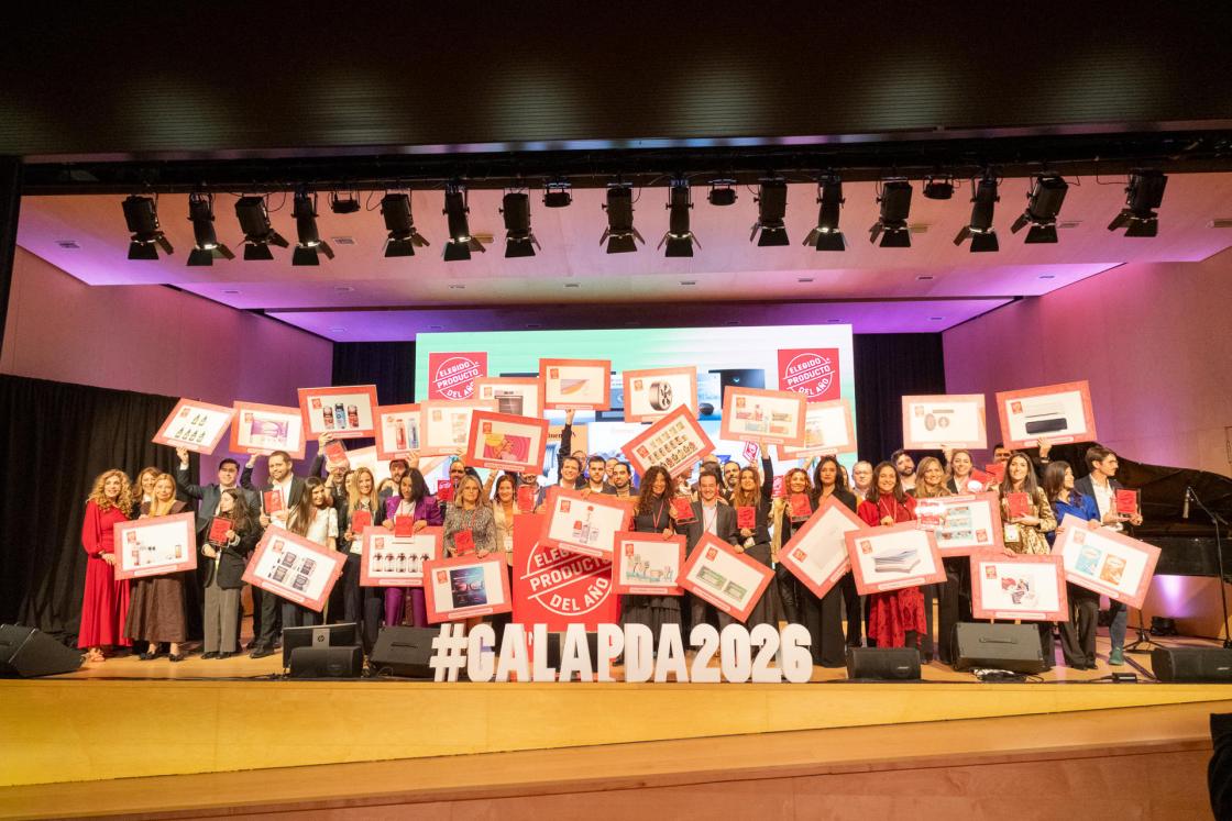 BARCELONA, 12/12/2025.-Vista de la gala del certamen Producto del Año 2026 en Barcelona. La opinión de más de 10.000 consumidores, representativos de la población española, ha puesto en valor la importancia de elementos como la salud y el medioambiente en el certamen Producto del Año 2026, que en su vigesimosexta edición ha distinguido a empresas como Samsung, Unilever, Pepsico y Pascual. EFE/ Martina González/Productos del Año SOLO USO EDITORIAL/SOLO DISPONIBLE PARA ILUSTRAR LA NOTICIA QUE ACOMPAÑA (CRÉDITO OBLIGATORIO)