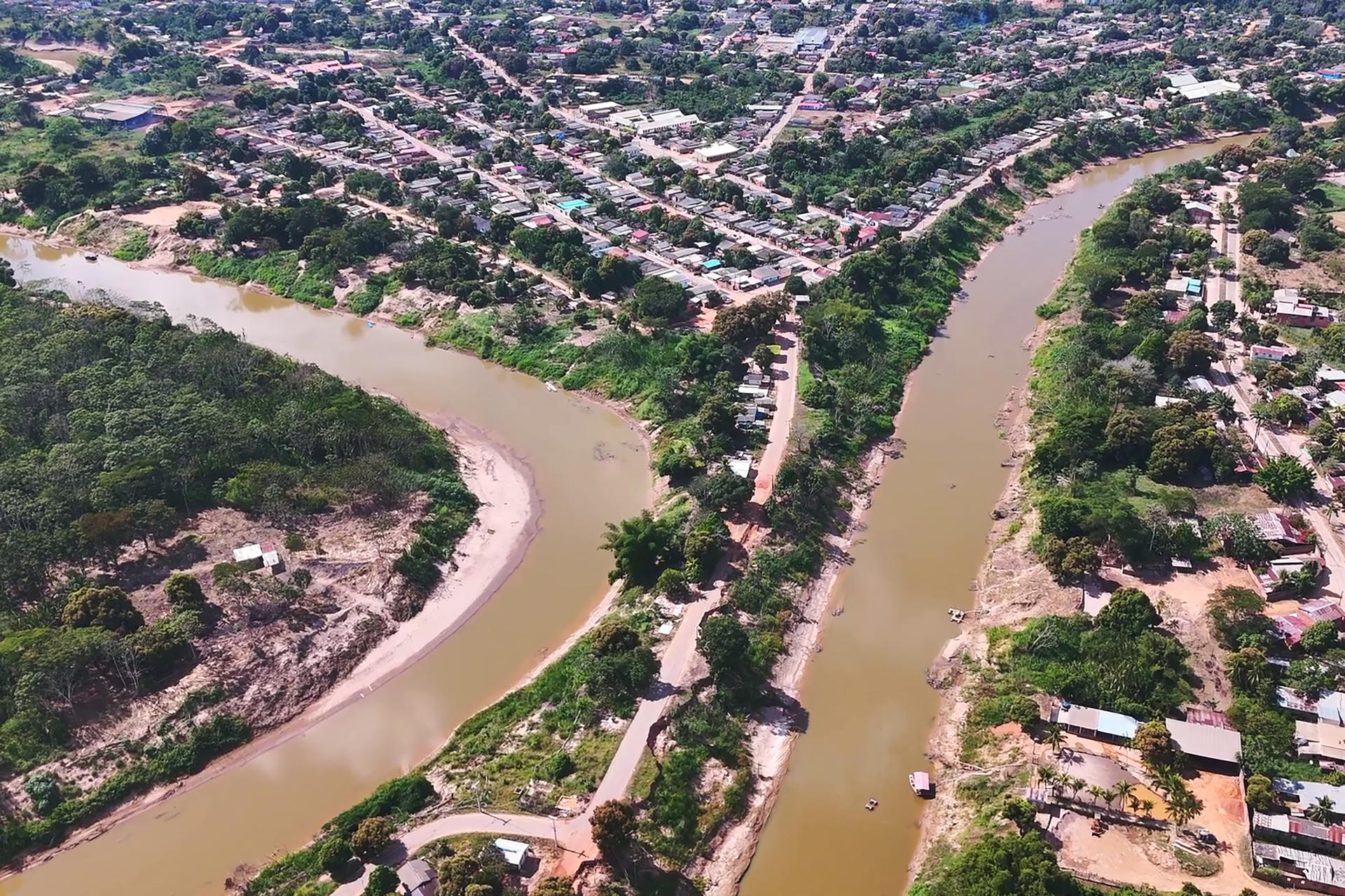 AME038. COBIJA (BOLIVIA), 22/12/2025.- Fotografía cedida por el Programa Mundial de Alimentos (WFP, por sus siglas en inglés), que muestra el rio Acre en el municipio de Cobija, departamento de Pando (Bolivia). Comunidades de la Amazonía que enfrentan dificultades para acceder a una alimentación balanceada pueden encontrar en la región boliviana de Pando un ejemplo de cómo mejorar sus dietas mediante la cosecha y recolección responsable de los frutos del bosque, una práctica que también genera ingresos económicos. EFE/ Programa Mundial De Alimentos SOLO USO EDITORIAL/ NO VENTAS/ SOLO DISPONIBLE PARA ILUSTRAR LA NOTICIA QUE ACOMPAÑA (CRÉDITO OBLIGATORIO)