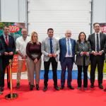 Secadero, Casares (Málaga), 18/12/2025, De izquierda a derecha: El alcalde de Castella, Adrián Vaca, el delegado de Agricultura de la Junta de Andalucía, Fernando Fernández Tapia, el presidente de la junta municipal de San Pablo Buceite, Antonio Muñoz, la teniente alcalde de Secadero, Noelia Rodríguez, el alcalde de Casares Juan Luis Villalón, el presidente de Trops Pepe Linares, la delegada de gobierno de la Junta de Andalucía, Patricia Navarro, el director general de Trops, Víctor Luque, y el Subdelegado de gobierno de la Junta de Andalucía, Javier Roso, en el corte de cinta de inauguración de la plantación de Trops en Secadero, Casares. EFE/Juan Carlos Domínguez