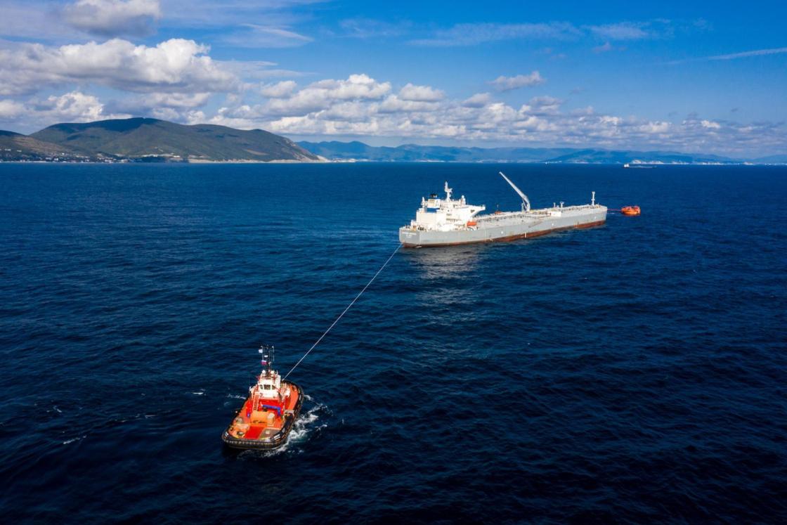 Fotografía cedida por el Consorcio del Oleoducto del Caspio de un petrolero en la terminal VPU-2 del Consorcio del Oleoducto del Caspio. EFE/Servicio de prensa del Consorcio del Oleoducto del Caspio/SOLO USO EDITORIAL/NO VENTAS/SOLO DISPONIBLE PARA ILUSTRAR LA NOTICIA QUE ACOMPAÑA(CRÉDITO OBLIGATORIO)