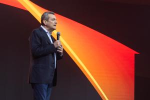 Fotografía del 4 de diciembre de 2025 cedida por Mastercard que muestra al presidente de Mastercard para América Latina y el Caribe, Andrea Scerch, hablando en 14º Foro Anual de Innovación en Miami (Estados Unidos). EFE/ Mastercard /SOLO USO EDITORIAL/ NO VENTAS/ SOLO DISPONIBLE PARA ILUSTRAR LA NOTICIA QUE ACOMPAÑA (CRÉDITO OBLIGATORIO)