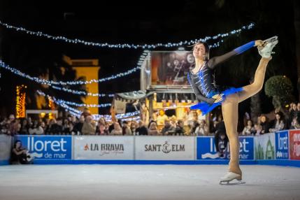 Lloret de Mar (Girona) inaugura una pista de hielo junto al mar