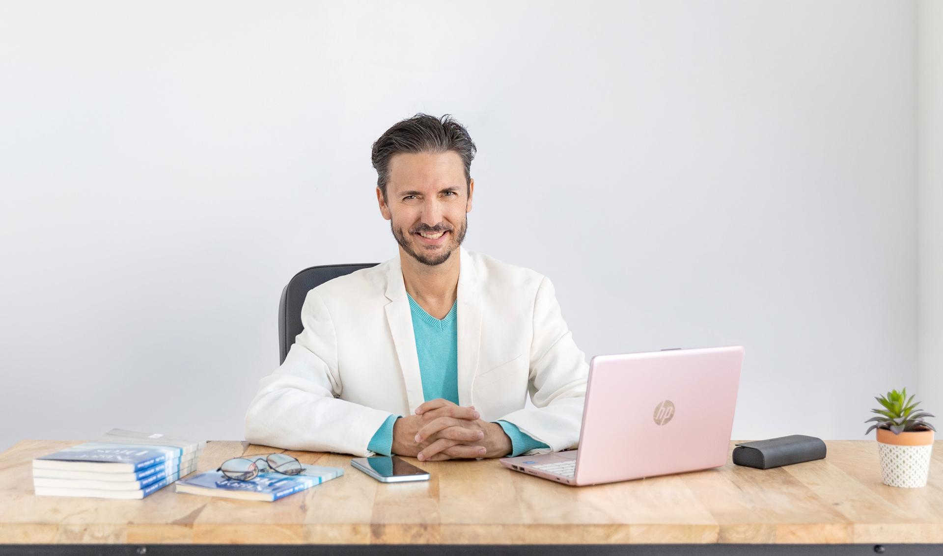 Jetur Hornos reconstruye el Diluvio Universal desde la literatura y la investigación histórica.