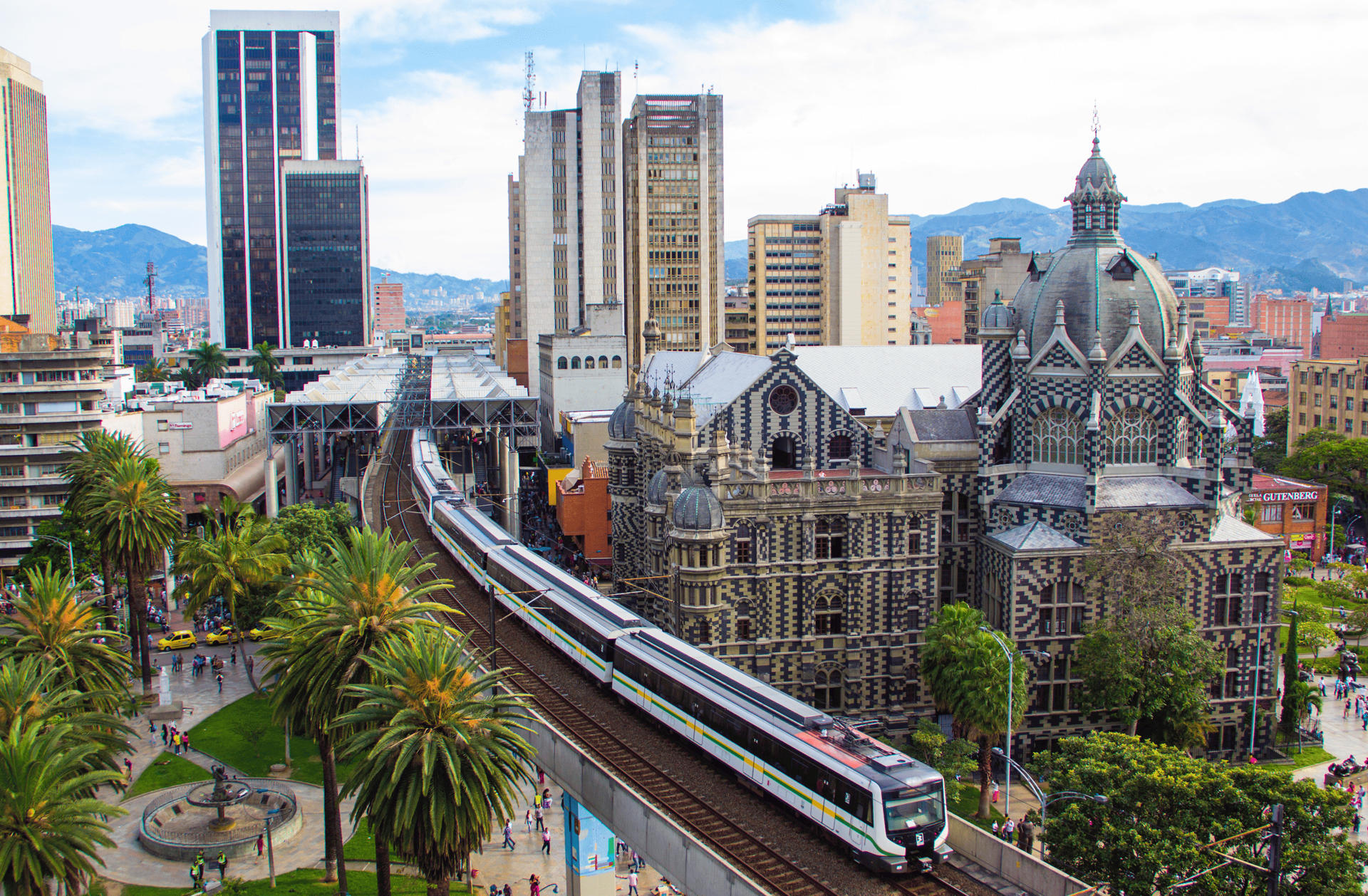 Undated photograph provided by Greater Medellín Convention & Visitors Bureau showing the Medellín metro (Colombia). EFE/ Camilo Duque Dazzy/ Greater Medellín Convention & Visitors Bureau /EDITORIAL USE ONLY/ NOT FOR SALE/ ONLY AVAILABLE TO ILLUSTRATE THE ACCOMPANYING NEWS STORY (CREDIT REQUIRED)