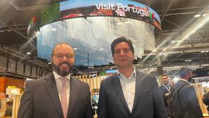 Productos elaborados con cereza de Fundão que se promocionan en Fitur. EFE/Carlos García