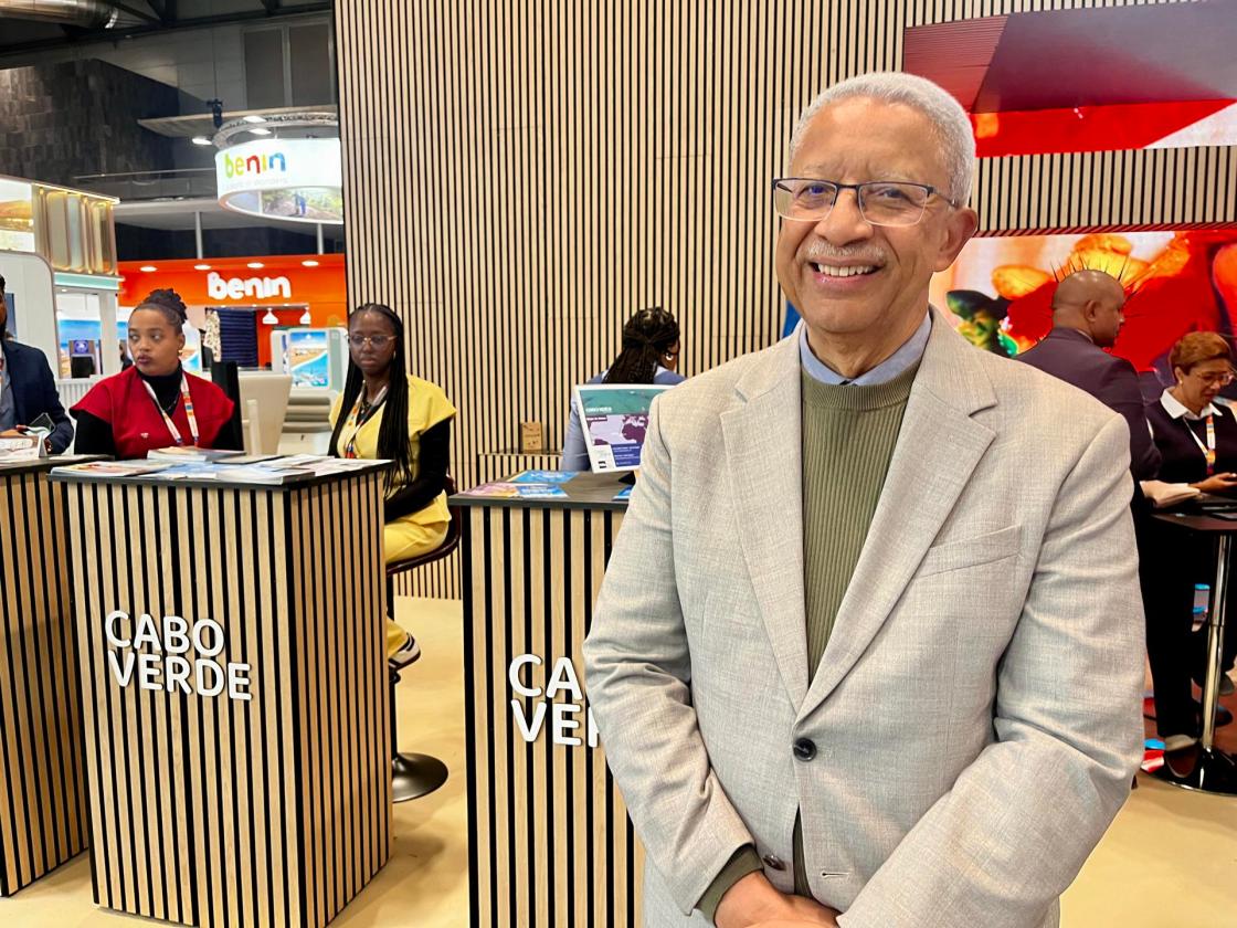 José Luis Sá Nogueira en el stand de Cabo Verde en Fitur.EFE/Carlos Garcia