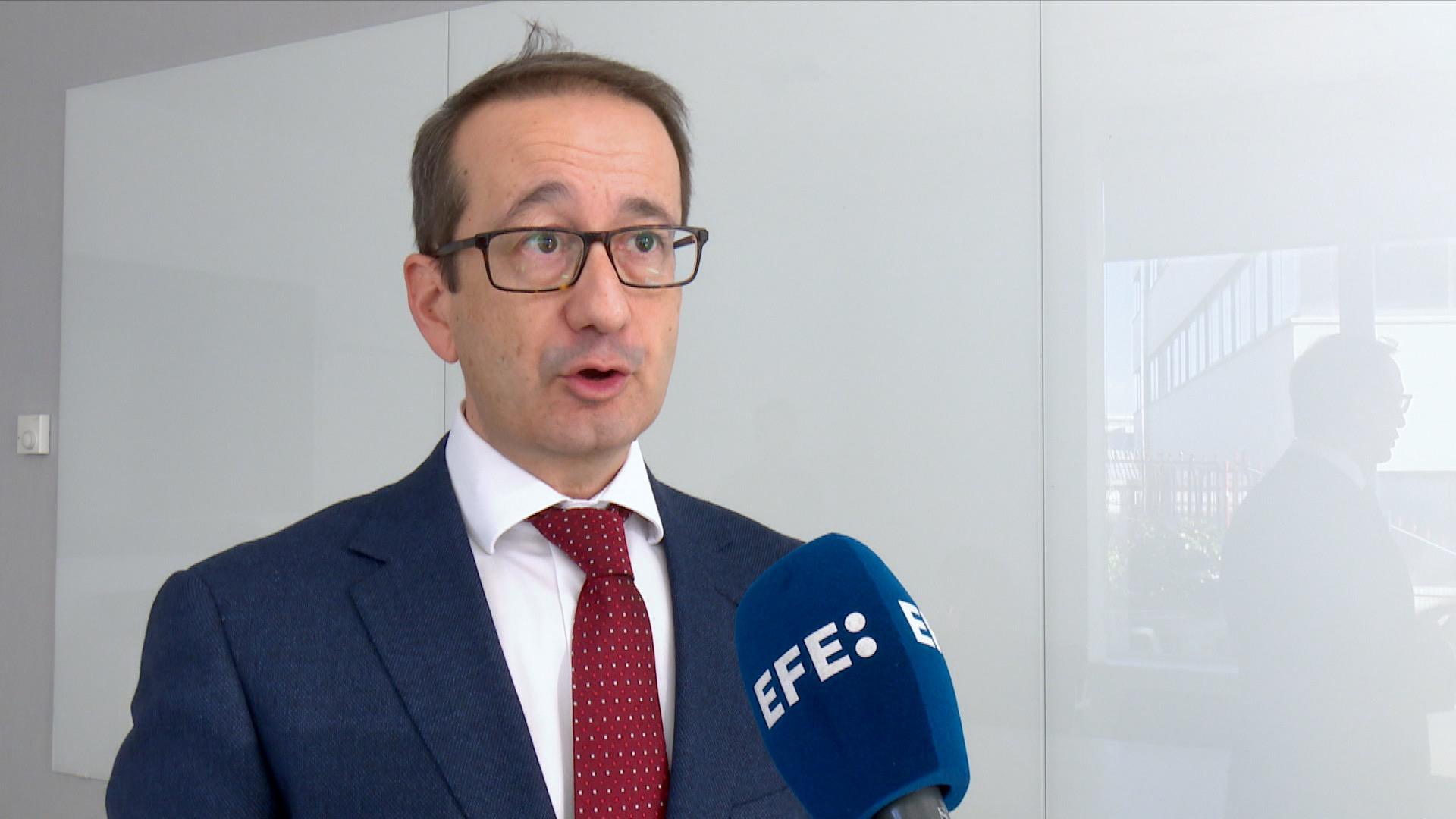 En la imagen, el jefe del servicio de digestivo en el Hospital Doctor Negrín de Gran Canaria, Daniel Ceballos.EFE