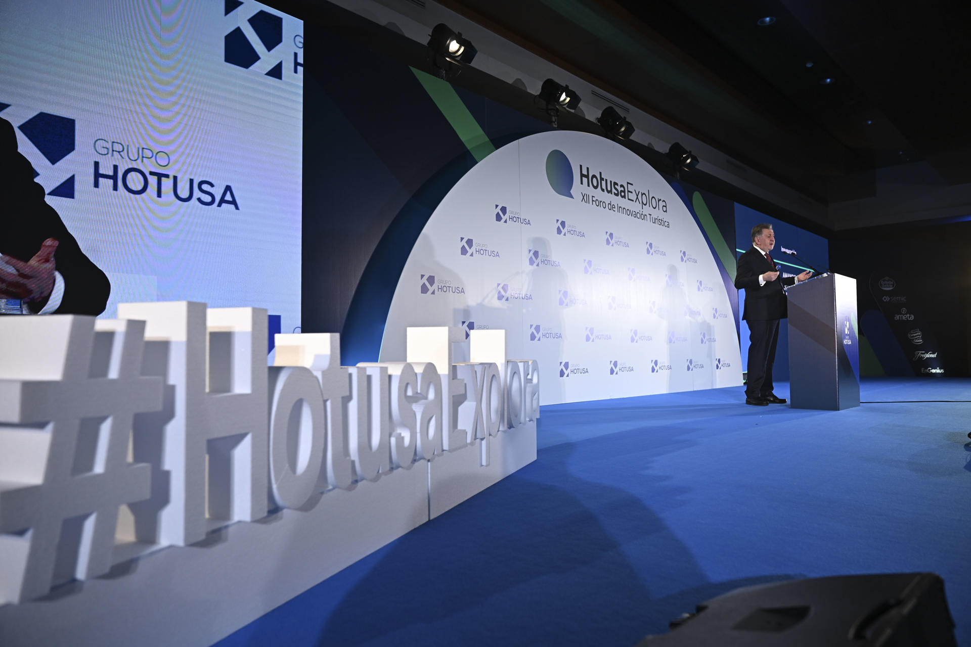 MADRID (ESPAÑA), 19/01/2026.- El presidente de Grupo Hotusa, Amancio López, inaugura el XII Foro de Innovación Turística Hotusa Explora este lunes en Madrid. EFE/ Fernando Villar