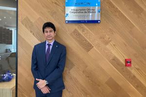 Fotografía cedida por Kumon de abril de 2025 donde se observa al presidente ejecutivo del Instituto Kumon para Latinoamérica, Luis Chiba Ramayoni posando en la Ciudad de México (México). EFE/ Lizeth Arauz / Kumon / SOLO USO EDITORIAL/ NO VENTAS/ SOLO DISPONIBLE PARA ILUSTRAR LA NOTICIA QUE ACOMPAÑA (CRÉDITO OBLIGATORIO)