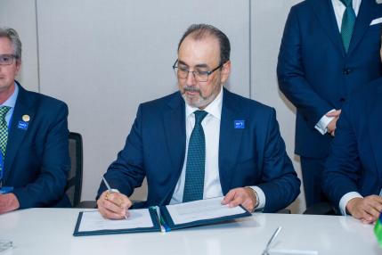 Ecuador se alía con Brasil y CAF para fortalecer genéticamente al banano contra las plagas