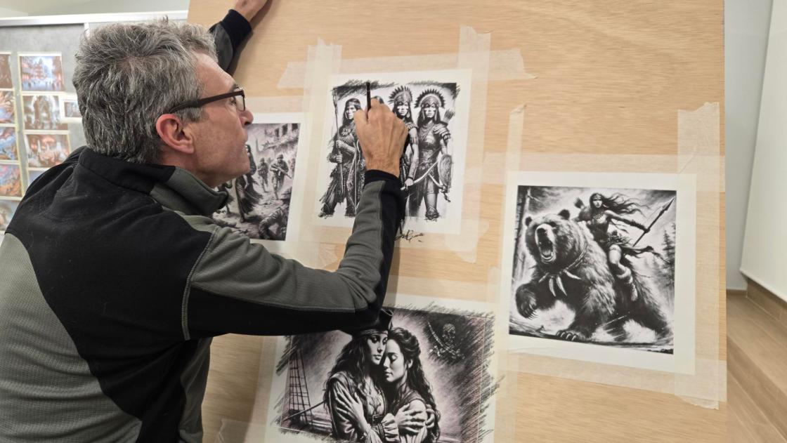 Ramón Colomer en su taller creativo