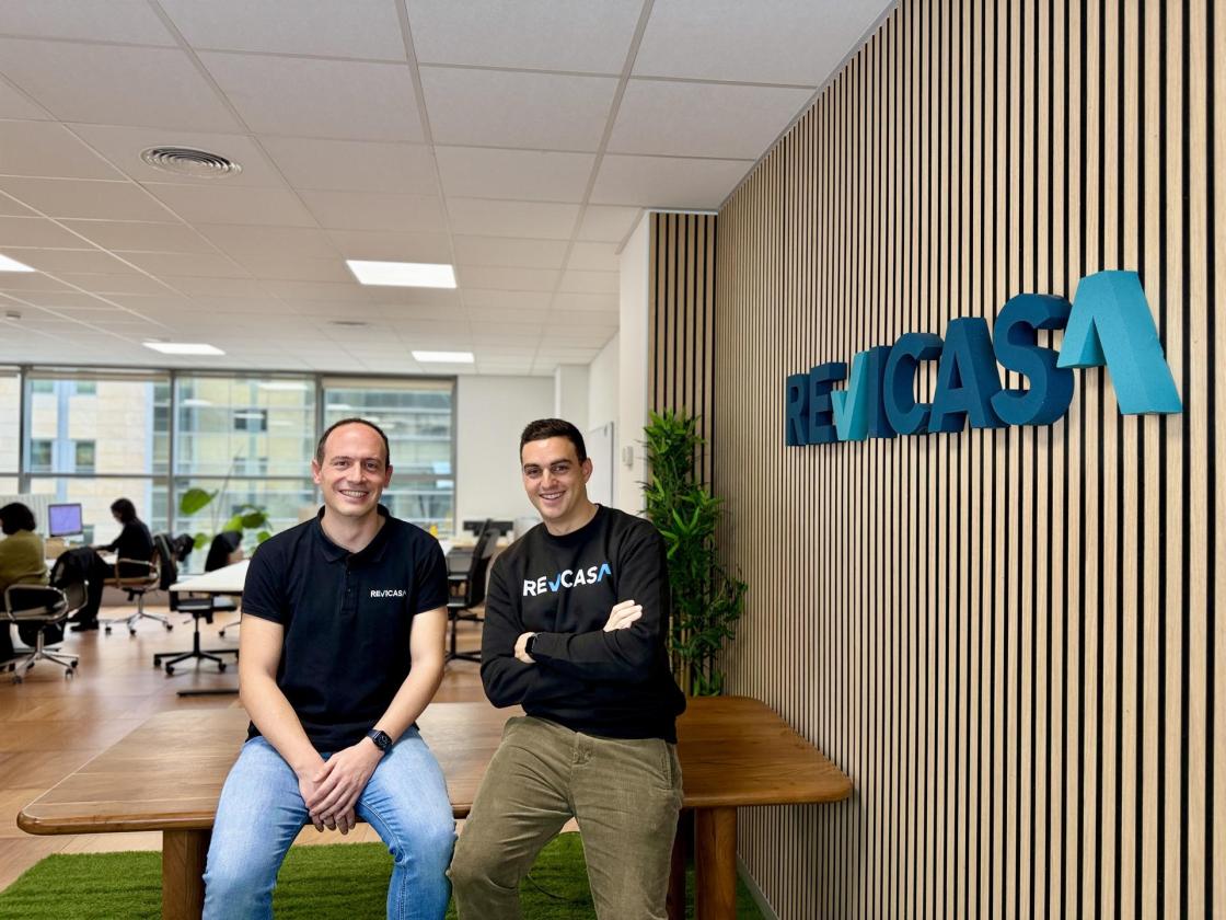 Pie de foto: Daniel Martín e Iván Samaniego (Revicasa)     Autor: Imagen cortesía de Revicasa