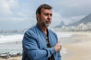 Fotografía de archivo que muestra al presidente de la agencia Brasileña de Promoción Turística Internacional (Embratur), Marcelo Freixo, hablando durante una entrevista con EFE en Río de Janeiro (Brasil). EFE/ André Coelho/ARCHIVO