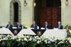 Guatemala fue sede de la inauguración de una iniciativa contra el crimen organizado y por el fortalecimiento de la democracia en Latinoamérica, con la presencia de exmandatarios de la región, autoridades locales y expertos internacionales. EFE/ Alex Cruz