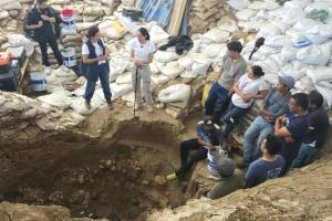 Fotografía donde se muestra personas trabajando en la zona arqueológica de El Caño, en el distrito de Natá (Panamá). EFE/ Ministerio de Cultura de Panamá / SOLO USO EDITORIAL/ NO VENTAS/ SOLO DISPONIBLE PARA ILUSTRAR LA NOTICIA QUE ACOMPAÑA (CRÉDITO OBLIGATORIO)