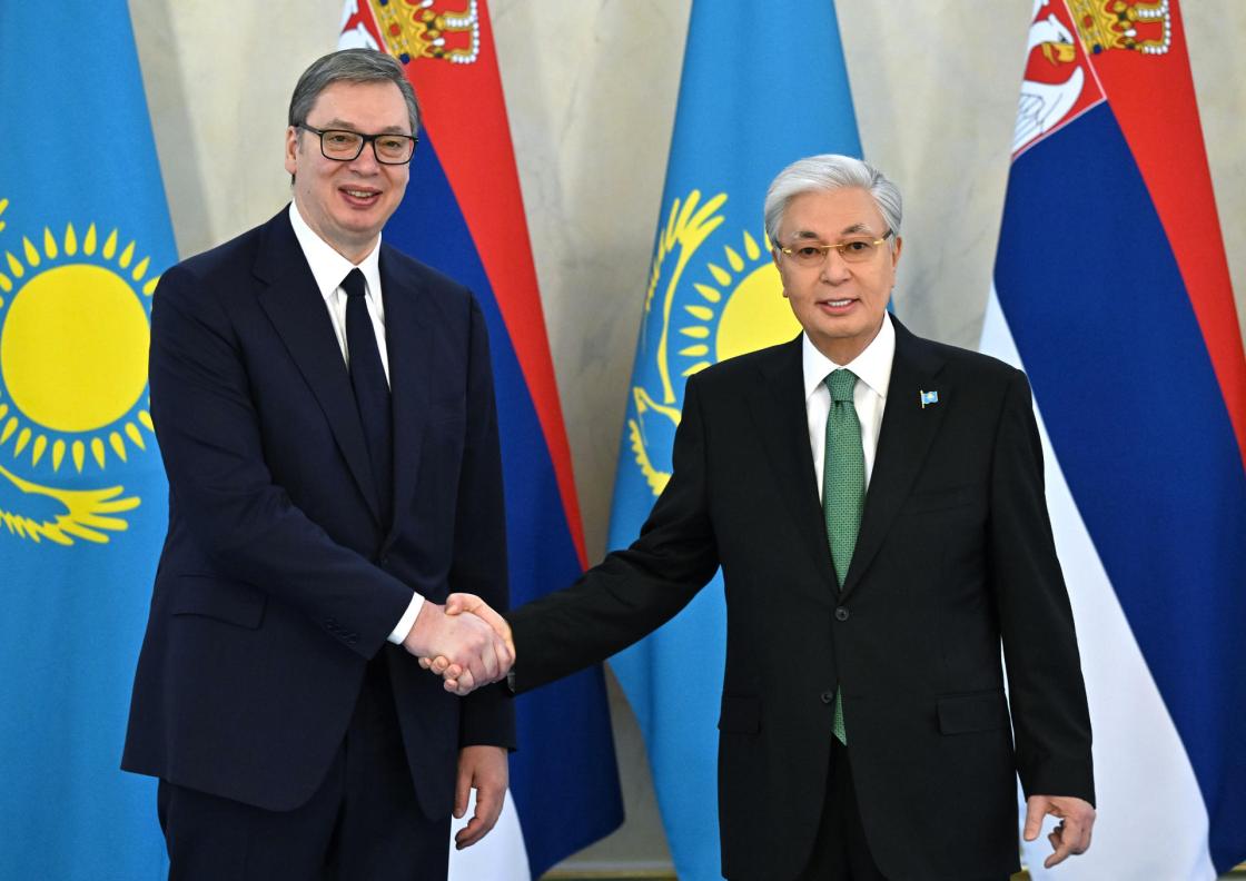 ASTANA, 27/02/2026.- The presidents of Kazakhstan and Serbia, Kassym-Jomart Tokayev (R) and Aleksandar Vučić (L), agreed on Friday to take bilateral cooperation between their two countries to a new level, particularly in the areas of information technology, energy, and defense. EFE/Akorda Presidency of Kazakhstan/EDITORIAL USE ONLY/AVAILABLE ONLY TO ILLUSTRATE THE ACCOMPANYING NEWS STORY (MANDATORY CREDIT)