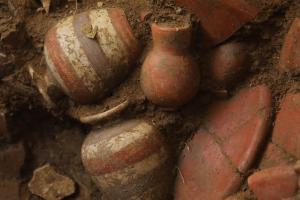 Fotografía donde se muestran piezas descubiertas en la zona arqueológica de El Caño, en el distrito de Natá (Panamá). EFE/ Ministerio de Cultura de Panamá / SOLO USO EDITORIAL/ NO VENTAS/ SOLO DISPONIBLE PARA ILUSTRAR LA NOTICIA QUE ACOMPAÑA (CRÉDITO OBLIGATORIO)