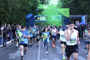 Fotografía del 1 de febrero de 2026 que muestra a personas participando en una carrera organizada por la iniciativa privada Guatemaltecos por la Nutrición, en Ciudad de Guatemala (Guatemala). EFE/ Alex Cruz