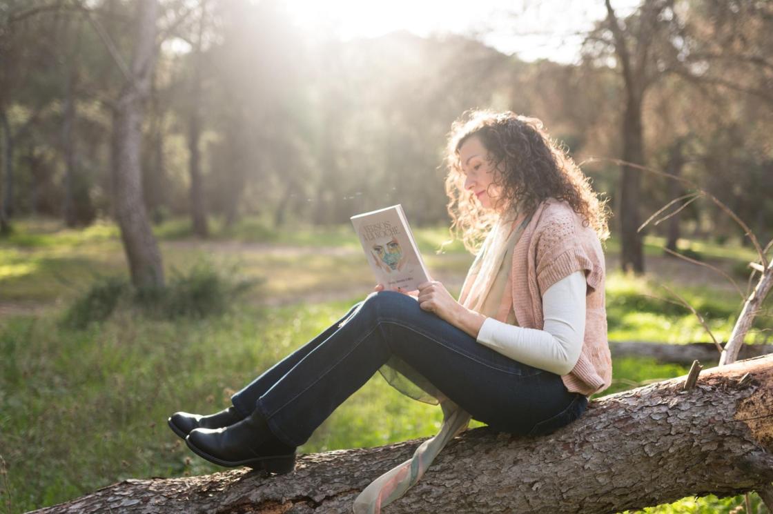 La poesía como refugio frente a la noche interior