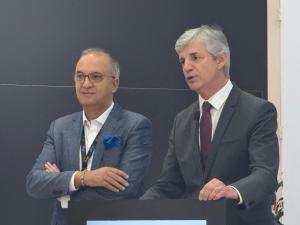 El alcalde de Viana do Castelo, Luís Nobre, junto con el presidente de Turismo Oporto-Norte de Portugal, Luís Pedro Martins, durante la presentación del 20º aniversario del festival de música electrónica NEOPOP en la ciudad del norte luso, durante la 'BTL-Better Tourism Lisbon Travel Market', la mayor feria del sector turístico del país. EFE/Susana Samhan.