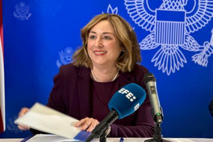 Embajadora de EE.UU. destaca interés en minerales críticos de Kazajistán