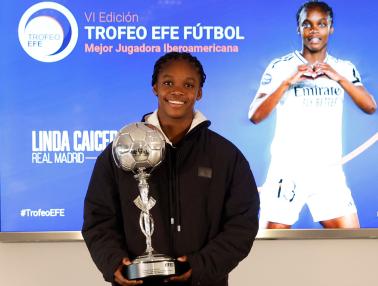 Linda Caicedo recibe el premio EFE a la Mejor Jugadora Iberoamericana de 2025