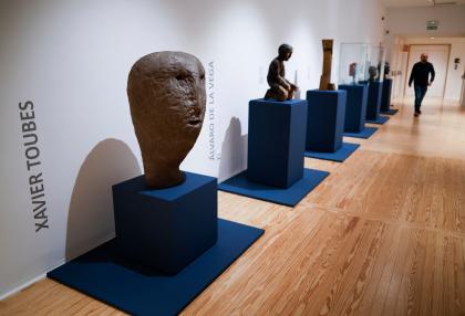 Abanca presenta en Casa de América una amplia selección de su fondo escultórico