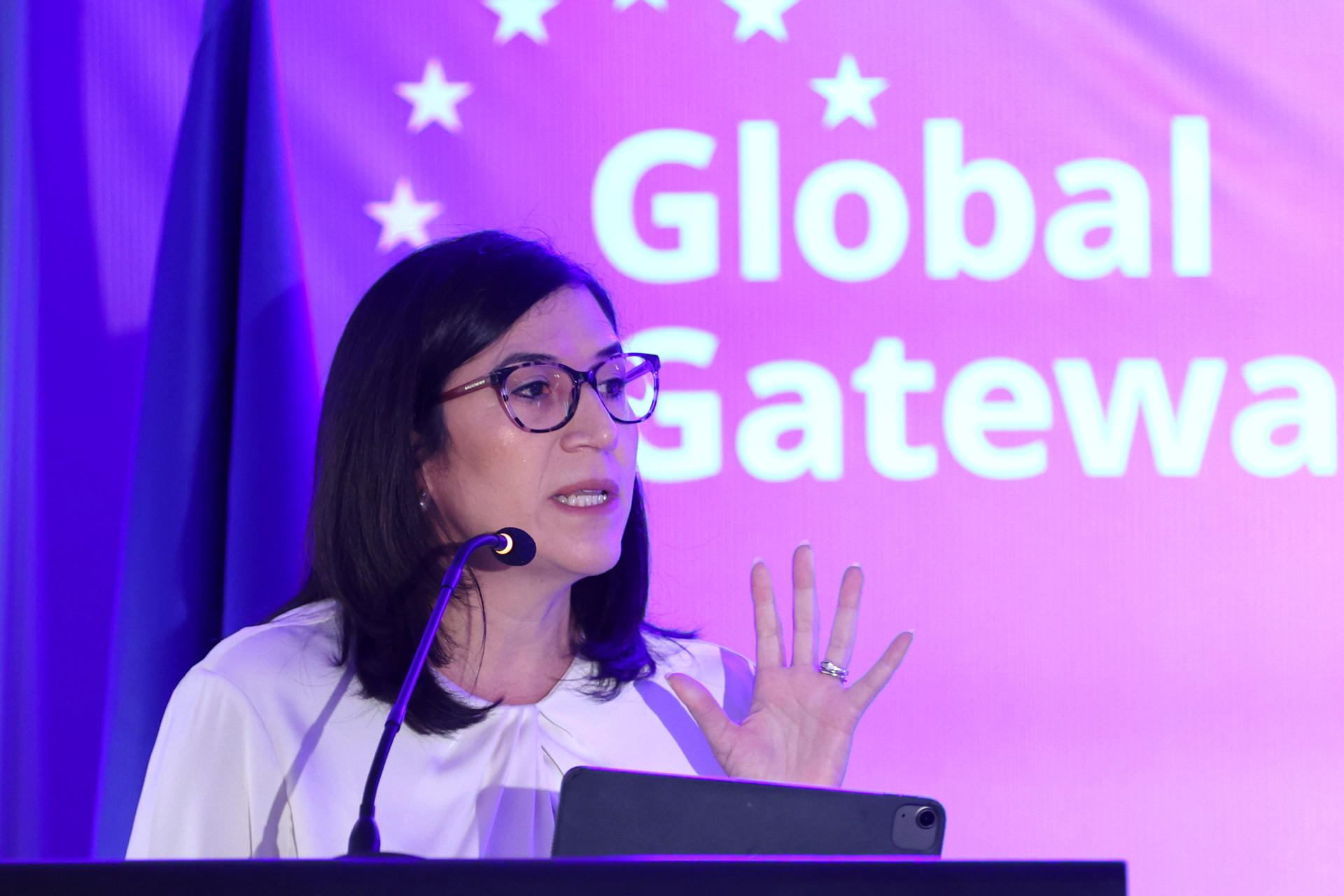 La ministra de Economía de El Salvador, María Luisa Hayem, habla durante el Foro Unión Europea (UE)- Centroamérica (CA) 2026 este viernes, en Ciudad de Panamá (Panamá). EFE/ Carlos Lemos