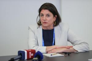La vicepresidenta de Sectores y Crecimiento del Banco Interamericano de Desarrollo, Ana Ibáñez, habla en una rueda de prensa, durante las Reuniones Anuales de las Asambleas de Gobernadores Paraguay 2026 del BID, en Luque (Paraguay). EFE/ Juan Pablo Pino