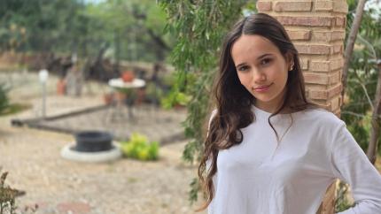 Carme Morales Planells publica “Hasta que se apague la luz”, un romance juvenil sobre superación.