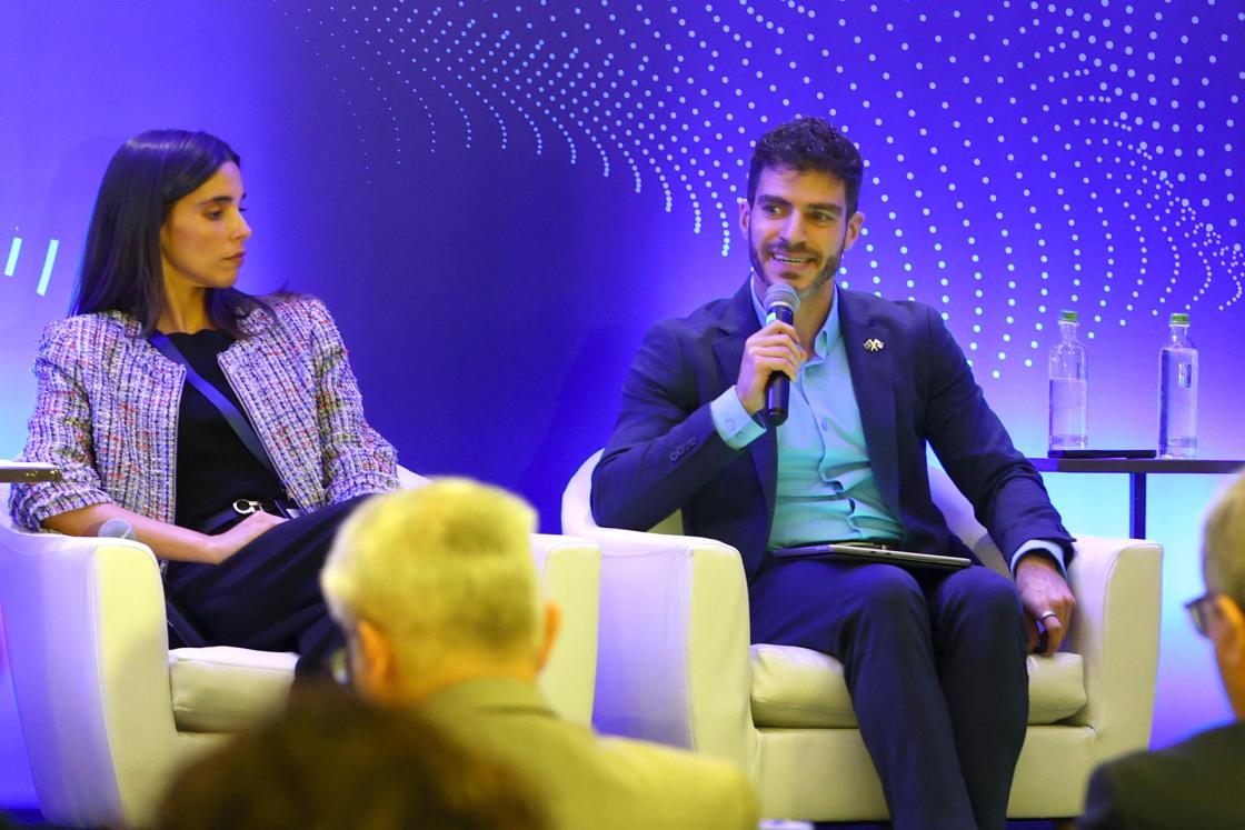 El proyecto de integración ferroviaria en Centroamérica se perfila a "muy largo plazo" con una inversión estimada de 24.000 millones de dólares para modernizar y conectar las redes nacionales de la región que deberán tener una perspectiva sostenible. EFE/ Carlos Lemos