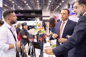 Fotografía cedida por SIECA que muestra a empresarios de pymes de Centroamérica recorriendo la feria EXPOCOMER 2026 en Ciudad de Panamá (Panamá). EFE/ SIECA/ SOLO USO EDITORIAL/ NO VENTAS/SOLO DISPONIBLE PARA ILUSTRAR LA NOTICIA QUE ACOMPAÑA(CRÉDITO OBLIGATORIO)