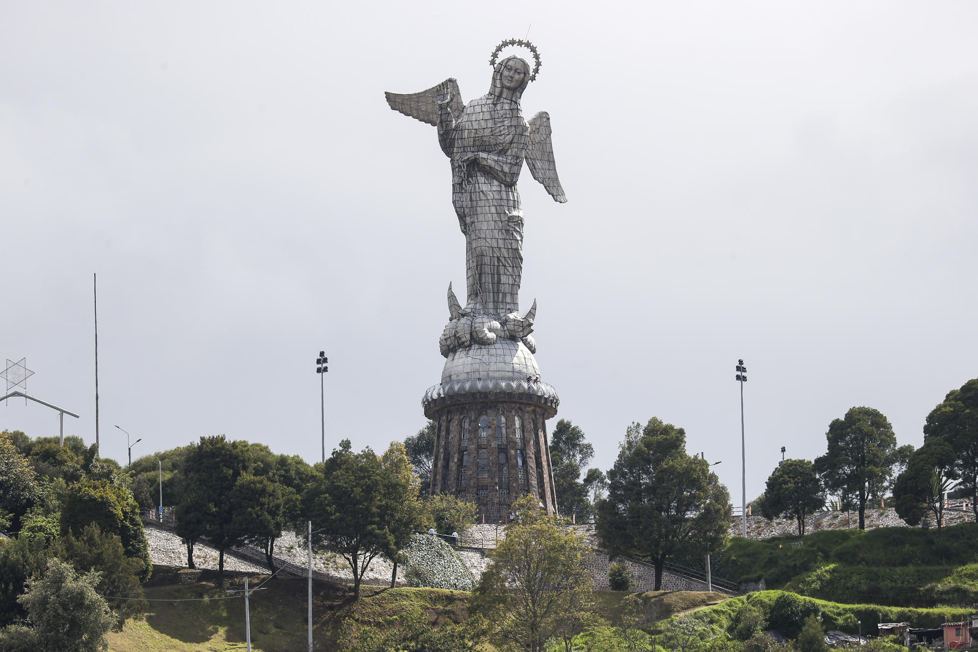 En 2025, Quito recibió 676.463 visitantes y, en los primeros meses de 2026, la tendencia sigue al alza. Entre enero y febrero hemos tenido un incremento del 5,5 %, con cerca de 112.000 visitantes, detalla a EFE la secretaria de Seguridad del Municipio de Quito, Carolina Andrade. EFE/ José Jácome