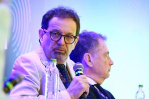 El jefe de la Unidad para América Latina y el Caribe de la dirección general de Comercio (DG TRADE) de la Comisión Europea, Paolo Garzotti, habla durante el Foro Unión Europea - Centroamérica este jueves, en Ciudad de Panamá (Panamá). EFE/Carlos Lemos