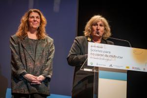 TARAGONA, 23/03/2026.- La directora de Guía Repsol, María Ritter, y la directora de Turismo de la Generalitat, Cristina Lagé (d), durante el acto de entrega de soletes Repsol celebrado este lunes en Tarragona. EFE/Repsol/Sofía Moro SÓLO USO EDITORIAL, PERMITIDO SU USO SÓLO EN RELACIÓN A LA INFORMACIÓN QUE APARECE EN EL PIE DE FOTO (CRÉDITO OBLIGATORIO)