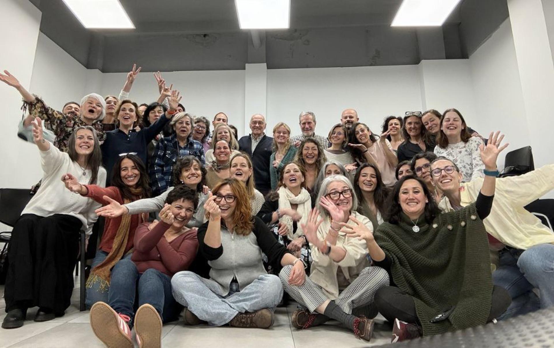 Pie de foto: Participantes y equipo docente de Caminando Juntos.Autor: Fundación ASISPA