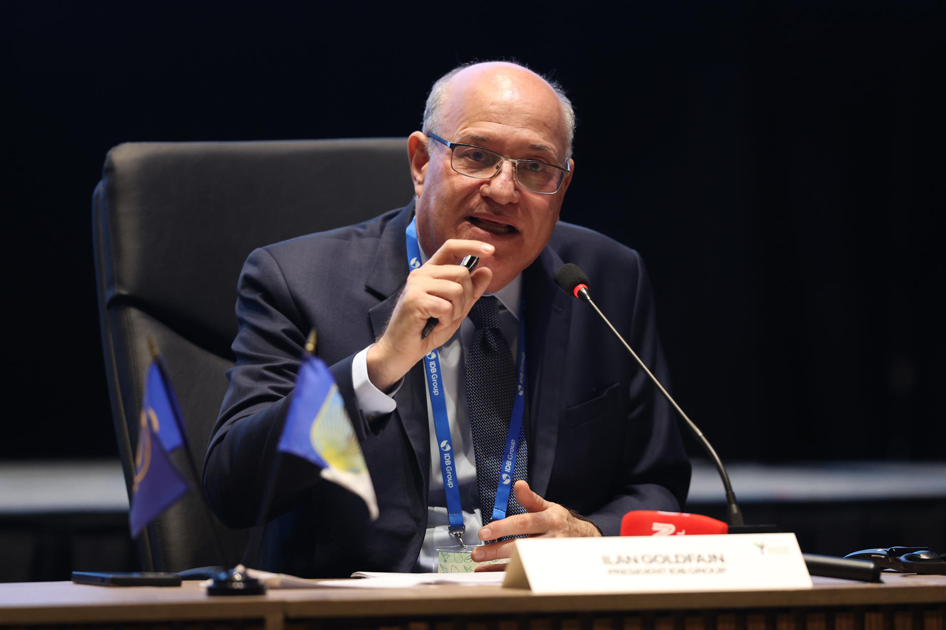 El presidente del Banco Interamericano de Desarrollo (BID), Ilan Goldfajn, habla durante las Reuniones Anuales de las Asambleas de Gobernadores Paraguay 2026 en Luque (Paraguay). EFE/ Juan Pablo Pino